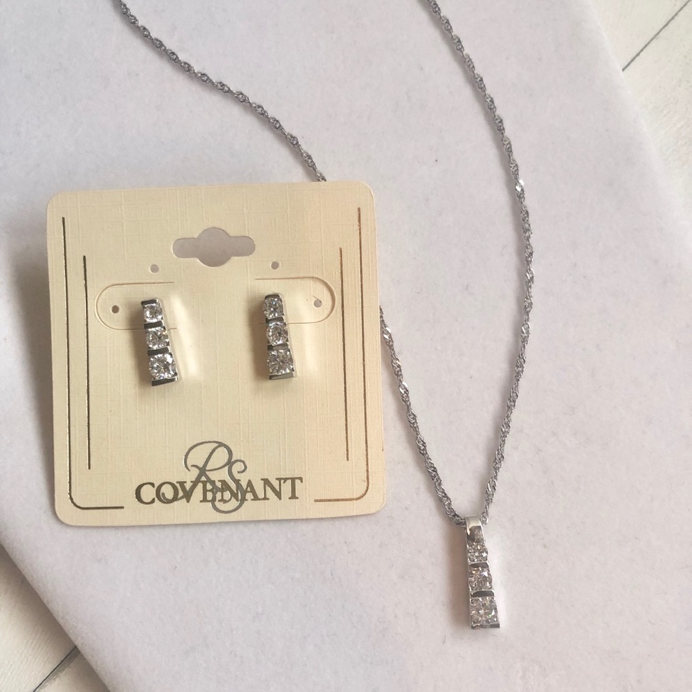 NWT RS Covenant Triple Stone Cubic Zirconia Silver Necklace Earrings Set